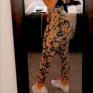 “Valija Gitana” Floral Long Trousers